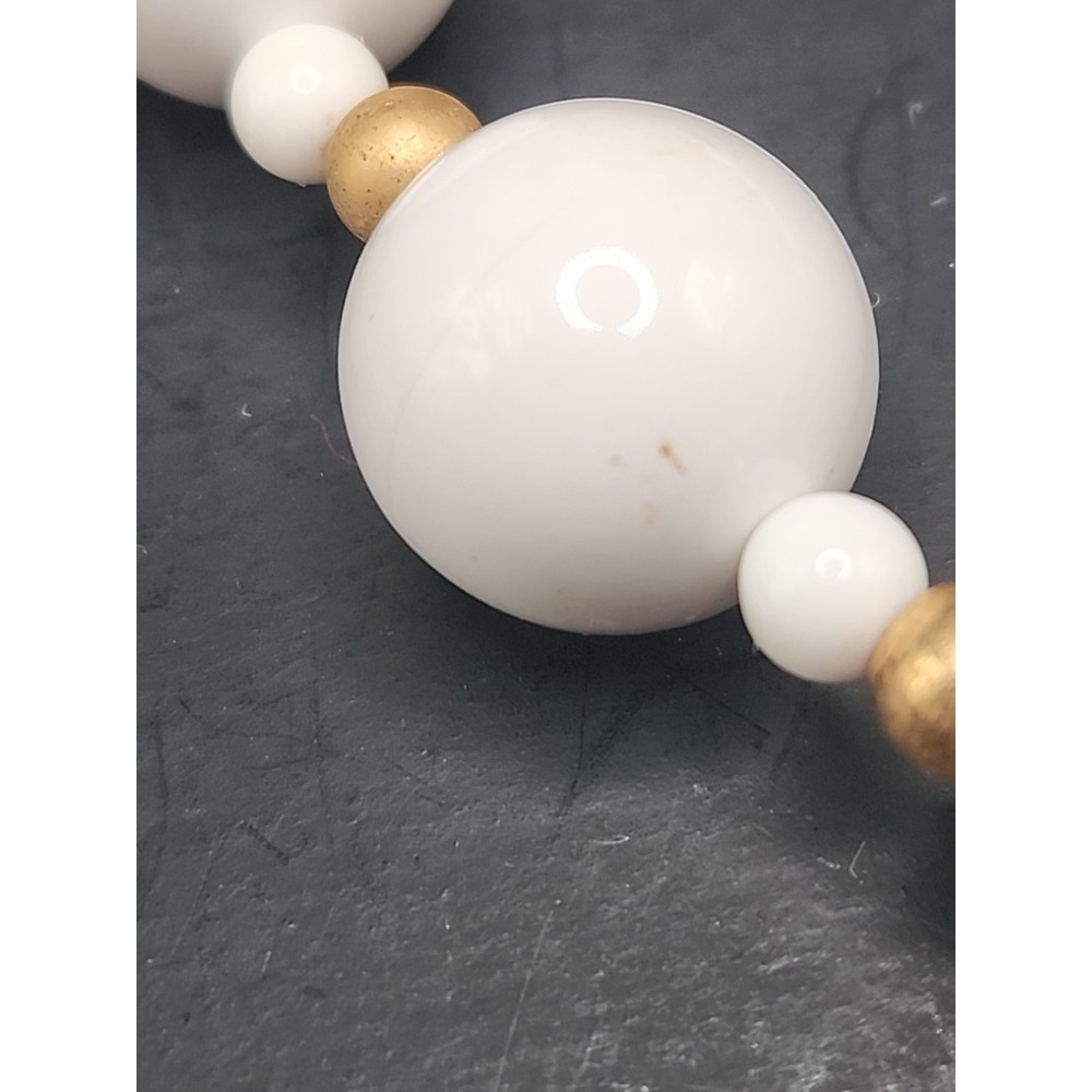 Vintage Signed VA Chunky Beaded Acrylic Necklace White/Goldtone/ Pale Orange 31" - Picture 16 of 16